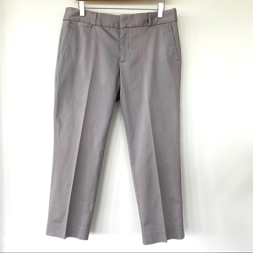 Banana Republic capris, mid rise, in stretch cotton, petite size